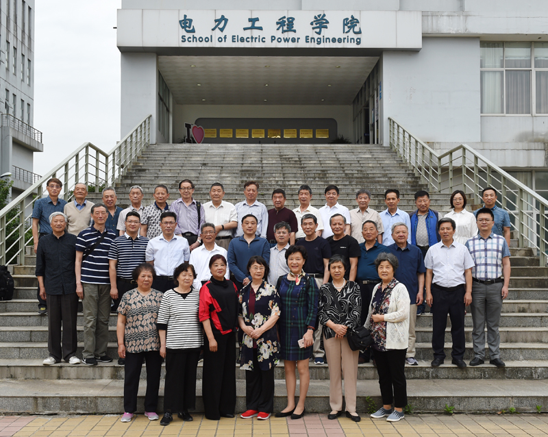 我校杰出校友沈国荣院士重返母校与恩师同学团聚